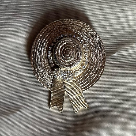 Vintage Ciner Hat Brooch - Picture 11 of 11